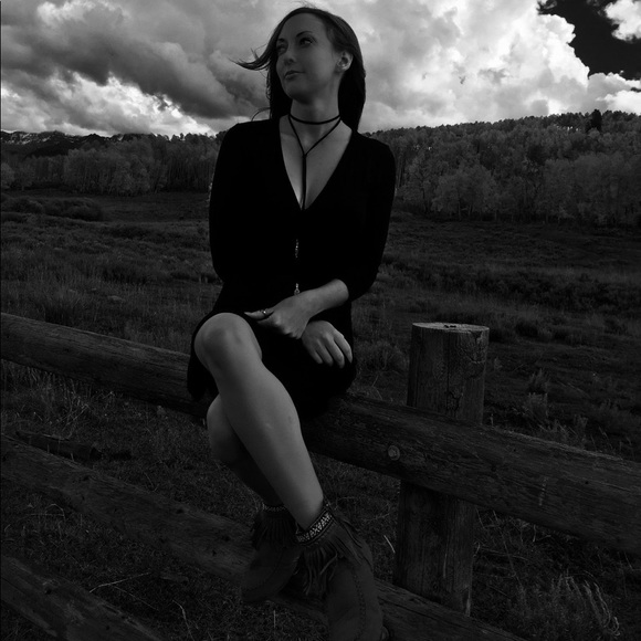 Meet your Posher, Corie - Picture 1 of 1